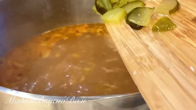 Вкусная СОЛЯНКА! Такую вы не пробовали! / рассольник / мясной суп / суп с огурцами #солянка #супы