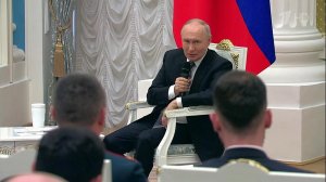 Владимир Путин встретился с выпускниками программы «Время героев».