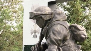 Памятник участникам СВО и волонтерам установили в тюменском парке Пограничников