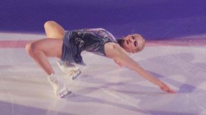 Александра Трусова, её семья и Бенуа Ришо.