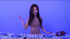 DJ U.NA 클럽에서 유행하는 노래 총정리!
