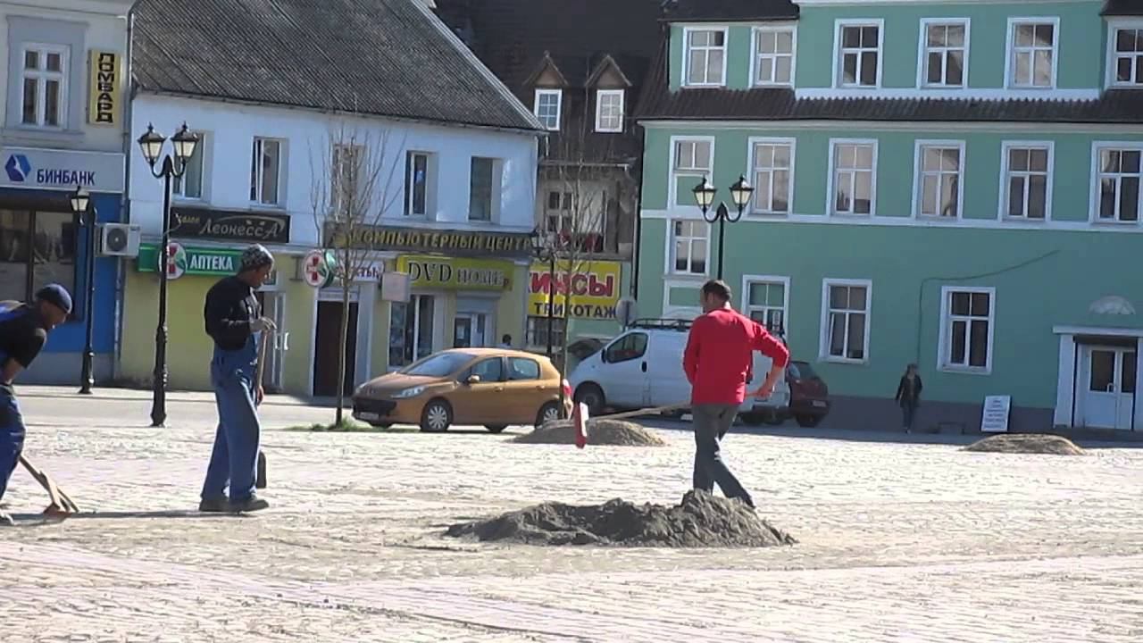 Чурки в Гвардейске. Калиниградская область, Россия.
