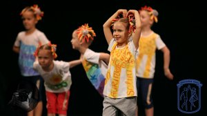 «ЗАДОРНЫЕ СМЕШИНКИ», Студия «Дошколёнок». «FUNNY GIGGLES», Studio «Preschooler».