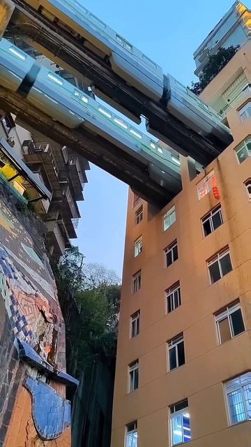 Станция метро Chongqing Liziba расположена на 8 этаже