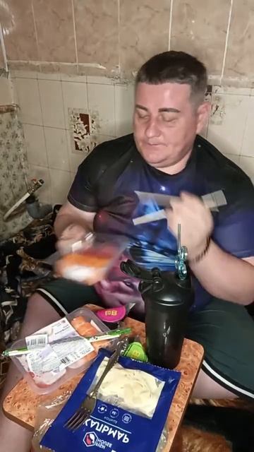 МУКБАНГ В РОССИИ/ЕДА/🍜СУШИ-РОЛЛЫ🍜#shorts