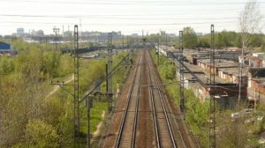 Вид сверху на железную дорогу