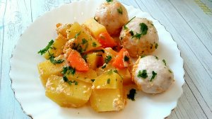 Картофель с фрикадельками в духовке