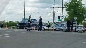 Семь человек пострадали при столкновении BMW с микроавтобусом в Армавире