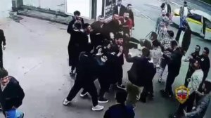 Более 30 мигрантов задержали после массовой драки в Москве: кадры инцидента.