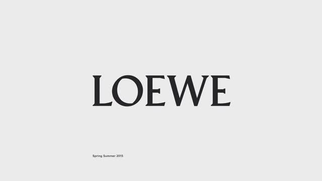 Показ женской коллекции Loewe весна-лето 2015