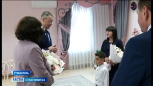 Глава Ставрополья вернул детям обувь, потерянную на параде Победы