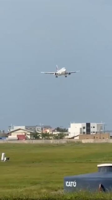 Посадка самолета компании LATAM в аэропорту Brasilia