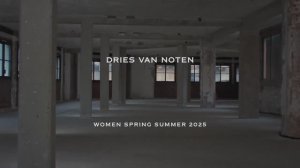 Показ женской коллекции Dries Van Noten весна-лето 2025