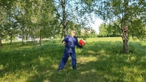 Упражнения с шаром Тайцзи весом 3.0 кг в ландшафтном парке Митино