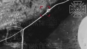 💥Бои в Волчанском районе: наши операторы БпЛА уничтожают канадскую бронемашину