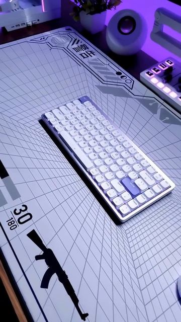 Showcasing the Sleek EPOMAKER Luma84 aluminum mechanical keyboard 🔥