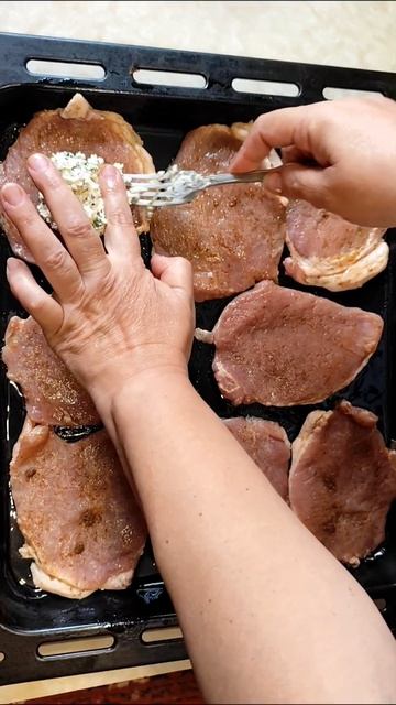 МЯСО С ТВОРОГОМ В ДУХОВКЕ.