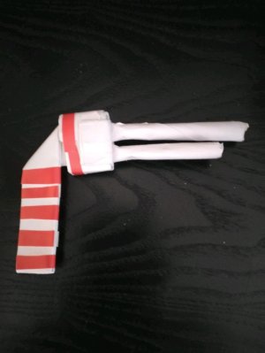 Смотрите какое у меня оружие