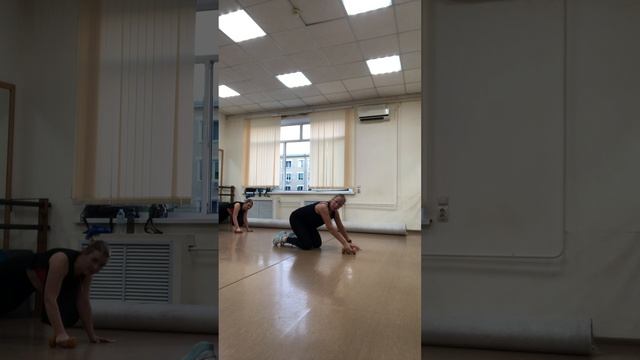 Тренировка с одной гантелей!