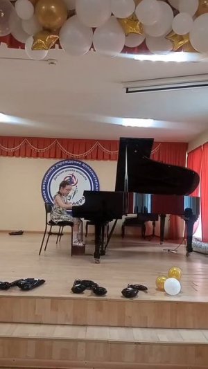 Я играю на пианино первая часть