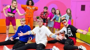 АМИНА ПРИВЕЛА НОВЕНЬКУЮ В КАМПУС! ПЛОХИЕ ПАРНИ ВСЕХ ДОСТАЛИ!!! УЧИЛКА ЙОГИ НАКАЗАЛА ВСЕХ! ВЫГНАЛИ ✓