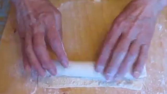 ГРИБНЫЕ РУЛЕТИКИ из СЛОЕНОГО ТЕСТА
