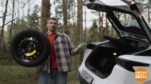 Евгений Покровский меняет колесо. Без домкрата... Доброе утро. Суббота. Фрагмент выпуска от 23.05...