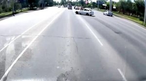 На Приоре через 2 сплошные и с подрезом