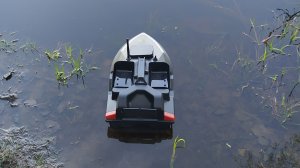 Бюджетный прикормочный кораблик для рыбалки flytec v020
