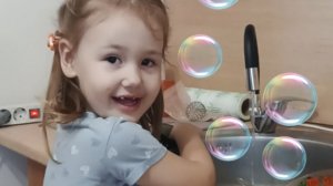 Алиса и папа | Helping out in the kitchen🫧 🙂