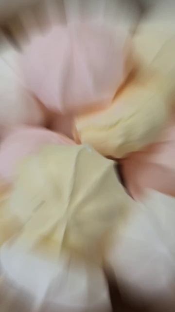 г