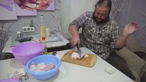 Мариную шашлык по-домашнему Рядом дружная компания ПОДВАЛ ИЛЬИЧА