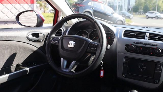 SEAT Leon смотреть онлайн