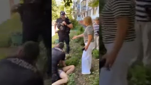 Вы думаете это полицейские? Нет это каратели смотреть онлайн