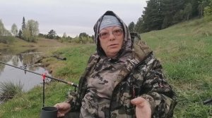Весенняя РЫБАЛКА на диком пруду! С ОКУНЯ  бегут молоки!