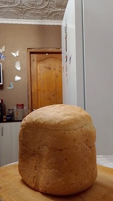 испёк хлеб французский с кунжутом