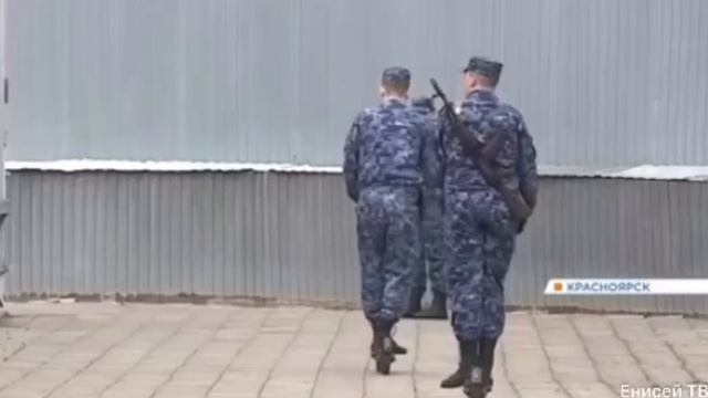 Сотрудники ФСИН из Красноярска теперь патрулируют территорию на электросамокатах.