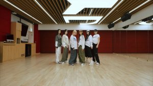 NMIXX 'Run For Roses' Dance Practice