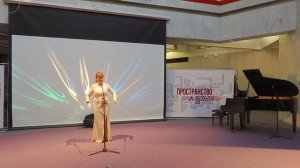 Один раз в год сады цветут. (В. Шаинский, М. Рябинин). Исполняет Земфира Набиуллина