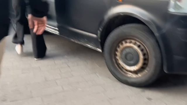 Львов. Народ отбил мужчину у оккупантов, чем спас его жизнь 2