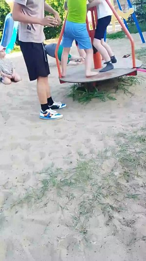 катаются