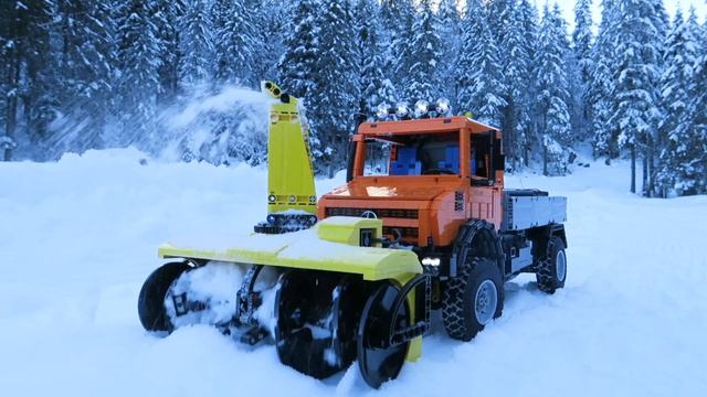 LEGO Technic Unimog U4023 (MOC) - working snow blower смотреть онлайн