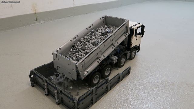 LEGO Technic 8x4 dump truck inspired by Scania (MOC) смотреть онлайн