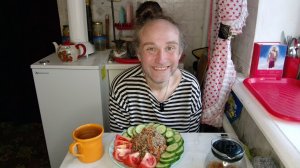 Обед с моими котями. Земля стонет от человеков. Мукбанг. Обжор. Еда на камеру. Диета. Шизофрения.
