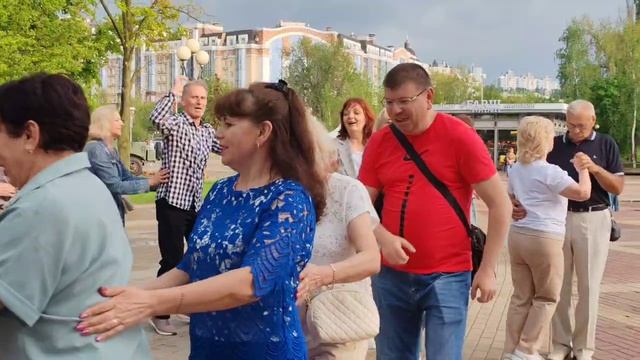 23 мая.  Я ходил по дорогам..