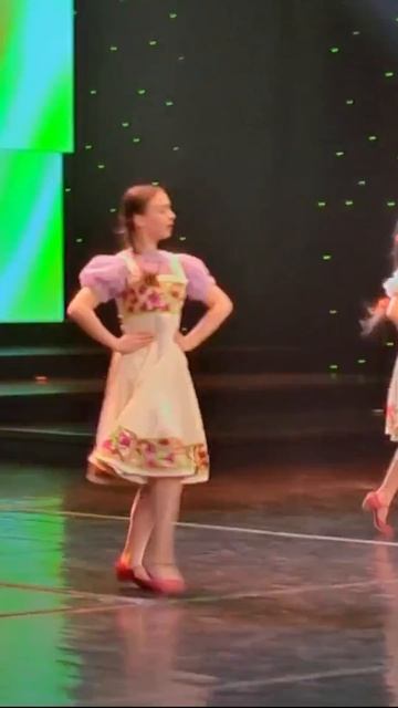 Кадрильные приплясы: искры от солисток «Кружева» 💃