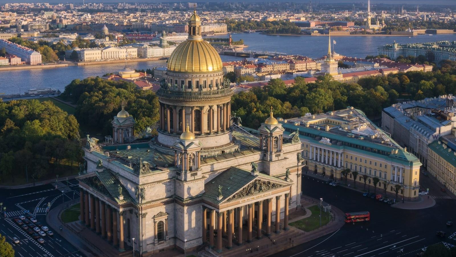 Прогулка по центру Санкт-Петербурга смотреть онлайн