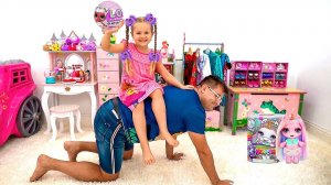 Диана хочет играть с Папой и не идти на День рождение