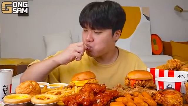 Хрустящая жареная курица KFC, Чизбургер, сырная палочка рецепт