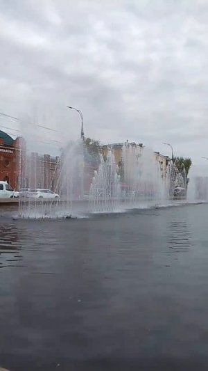 Фонтан на городской площади